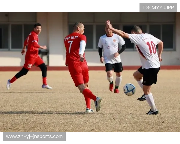 足球比赛中的球员个体能力与团队配合 足球比赛中的球员个体能力与团队配合