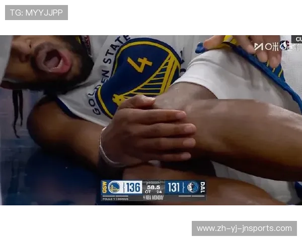 穆迪膝盖重伤惊魂时刻被抬出场后送检X光室全场球迷起立祝福 穆迪膝盖重伤惊魂时刻被抬出场后送检X光室全场球迷起立祝福